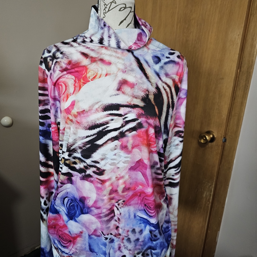 Boston Proper sz Large XL Vibrant Floral Zebra Knit Top